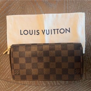 Beautiful condition AUTHENTIC Geronimos Louis Vuitton Zip Wallet